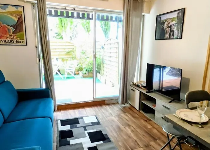 Le Petit Nid, T2 Rez De Jardin Avec Parking - Plage Et Commerces A 15 A Pied