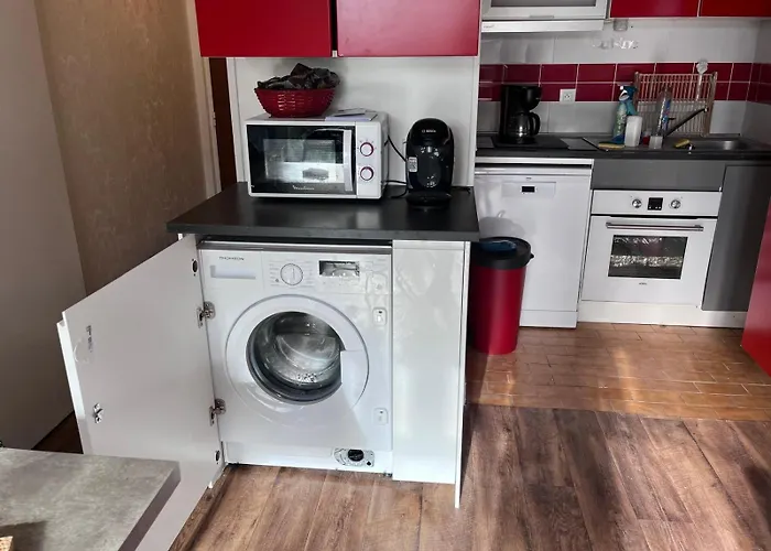 Le Petit Nid, T2 Rez De Jardin Avec Parking - Plage Et Commerces A 15 A Pied