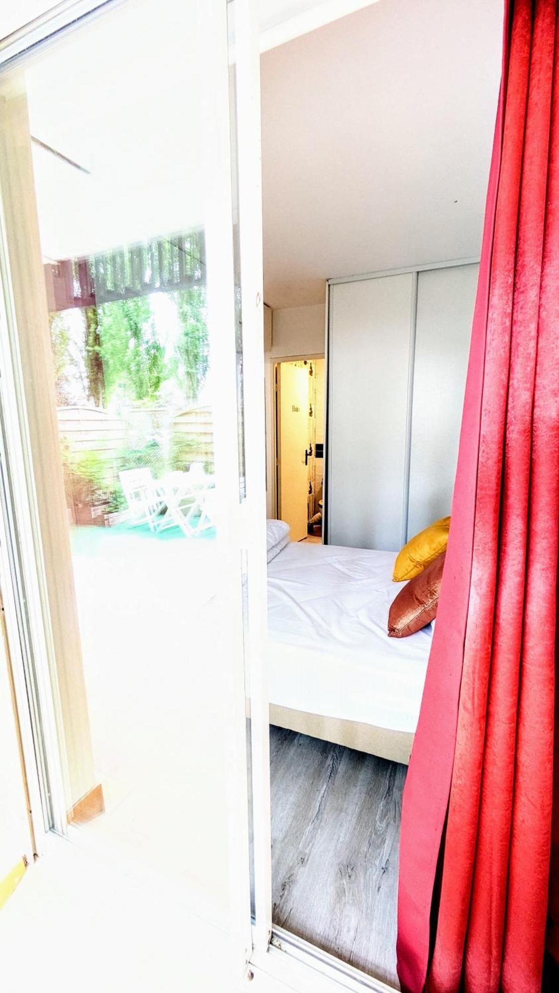 Le Petit Nid, T2 Rez De Jardin Avec Parking - Et Commerces A 15 A Pied